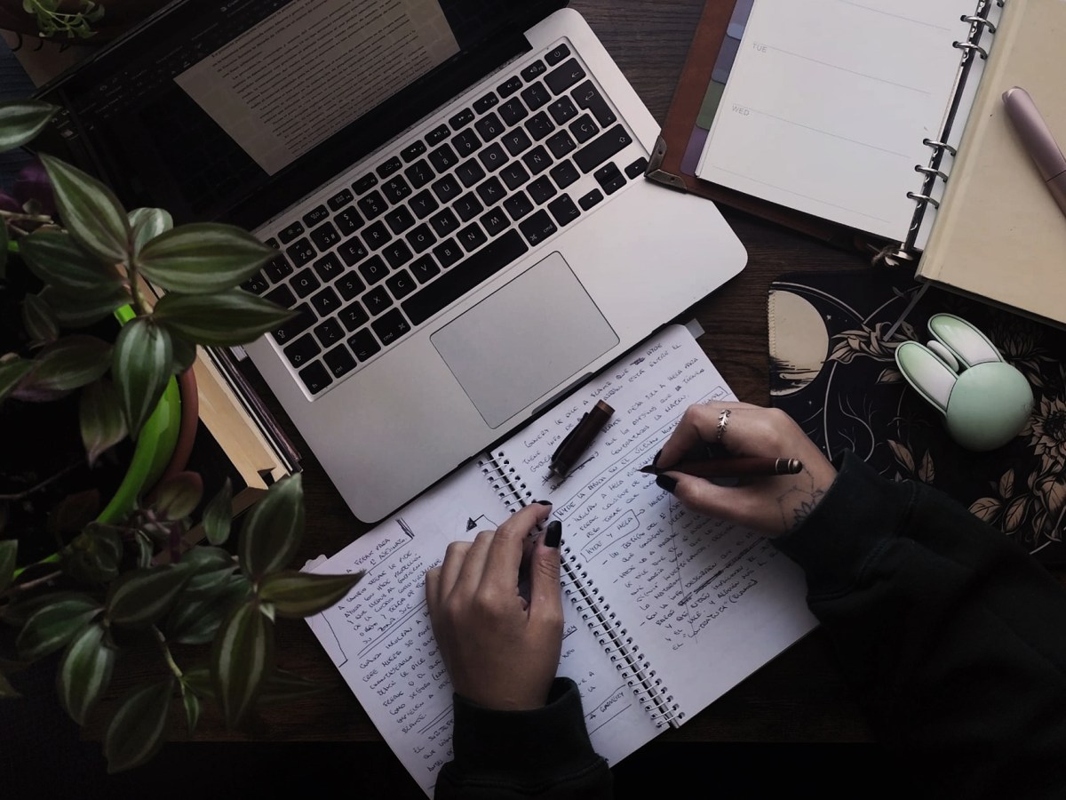 Primera corrección de una novela: cómo autocorregir tu borrador y mejorar tu&nbsp;estilo